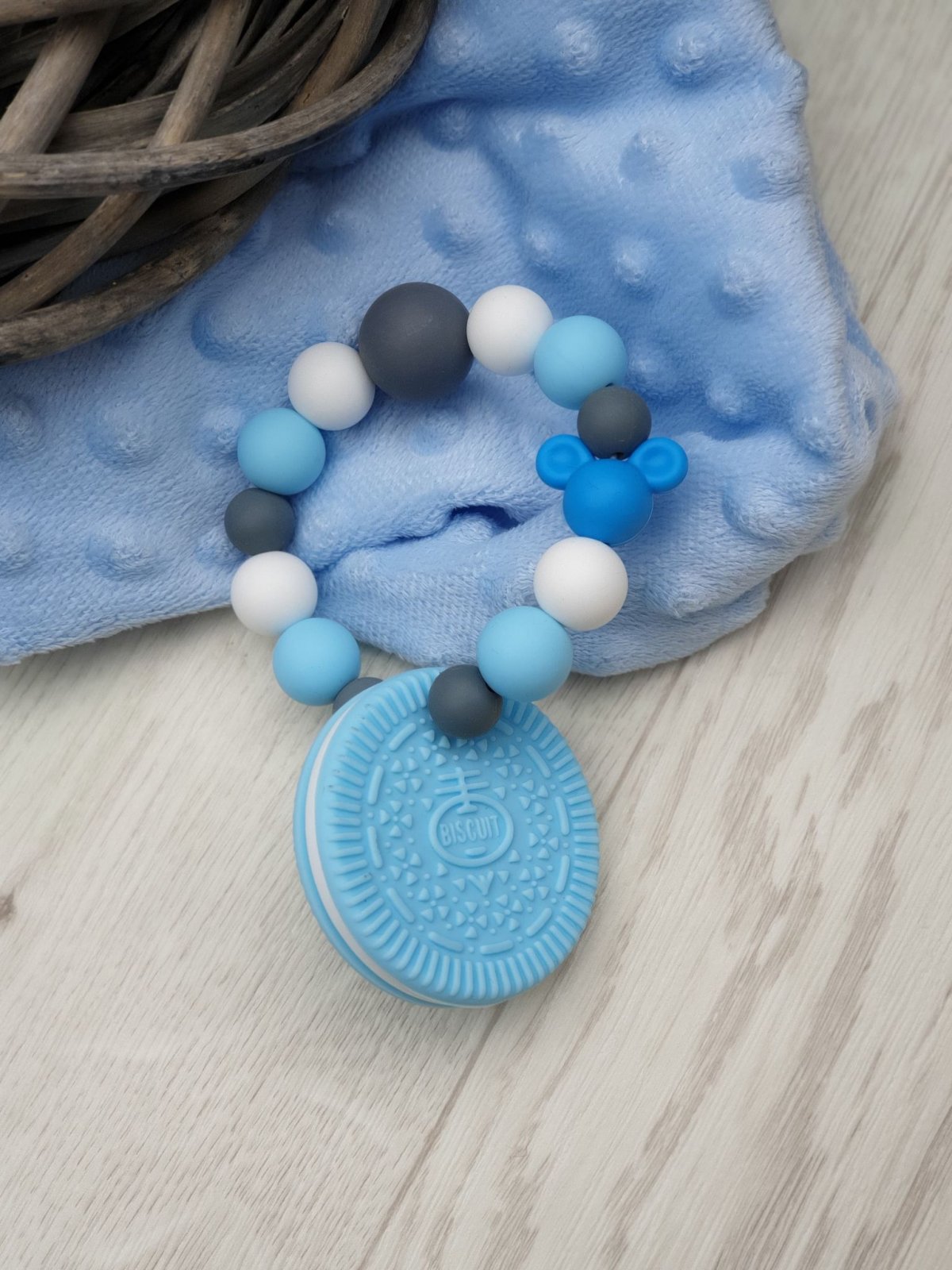 Kulaté kousátko do ručičky - Oreo sušenka modrá Kulaté kousátko do ručičky - Oreo sušenka modrá